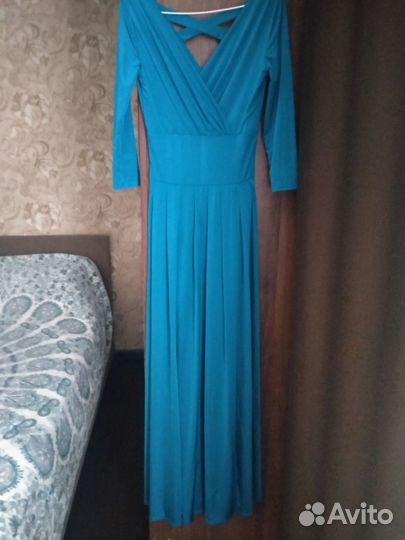 Вечернее платье в пол 46 размер