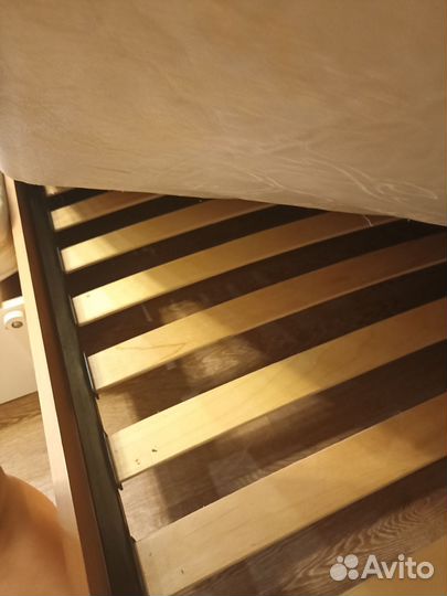 Кровать двухспальная с матрасом 160 200