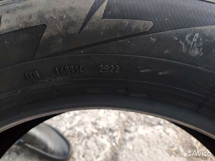 Pirelli Ice Zero 2 215/60 R17 100T