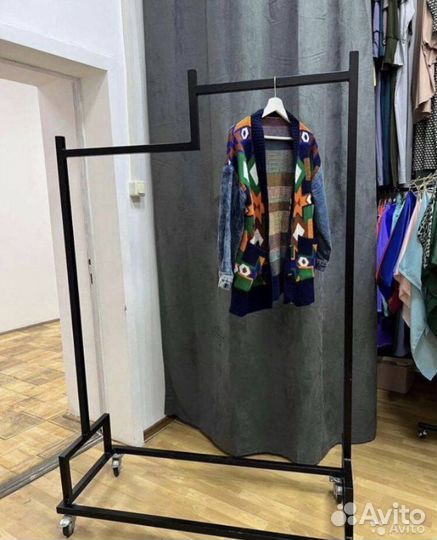 Вешалка для одежды напольная