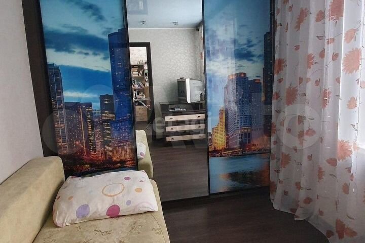 4-к. квартира, 61 м², 2/5 эт.