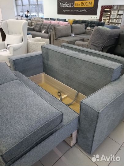 Диван с большой спальной зоной