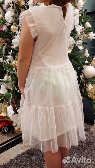 Платье детское нарядное р 140 белое