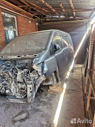 Nissan serena c25 на запчасти