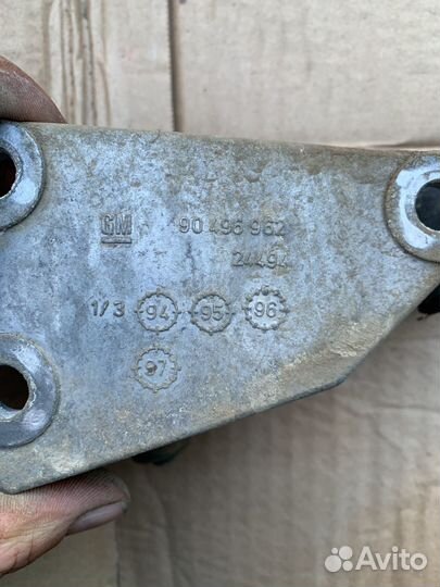 Кронштейн подушка двигателя opel vectra b 1,6