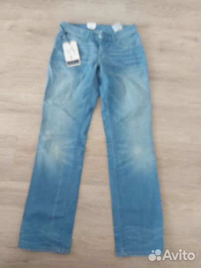 Джинсы женские levis