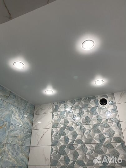 Вставка (плинтус) для натяжного потолка