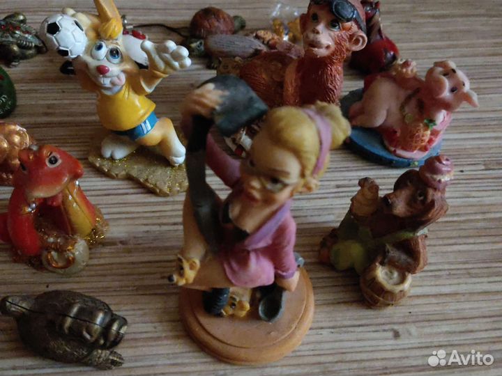 Статуэтки и сувениры