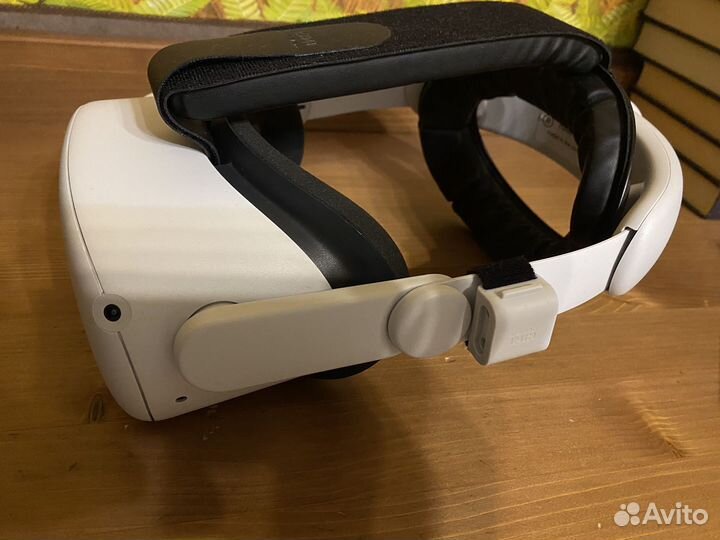 Oculus quest 2 128gb + Аксессуары на фото