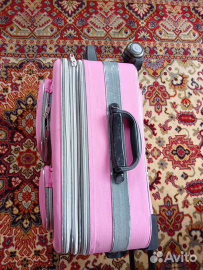 Чемодан на колесах детский