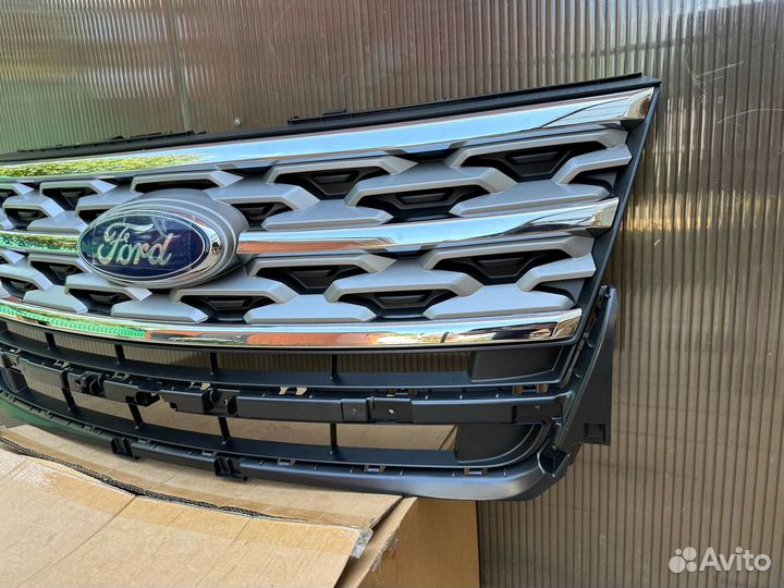 Решетка радиатора ориг ford explorer 5 рест 2015+