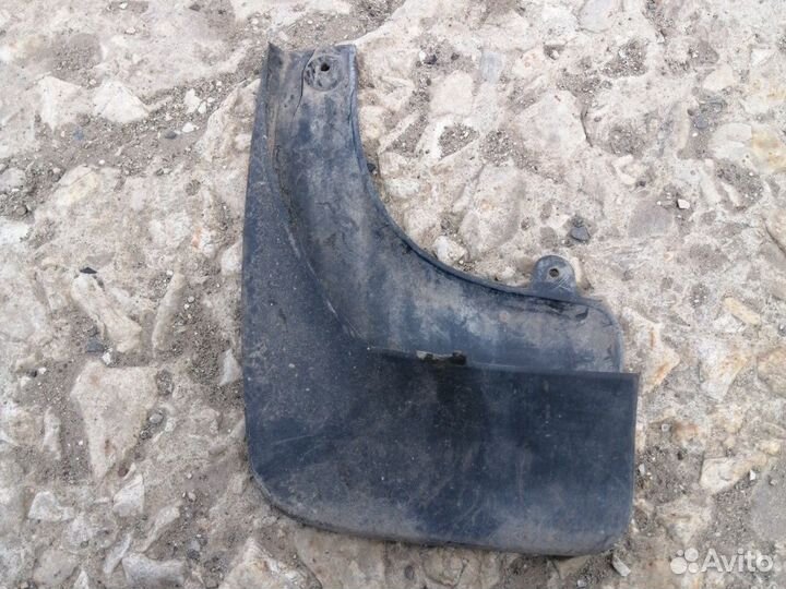 Брызговик задний левый Peugeot 3008 2010)