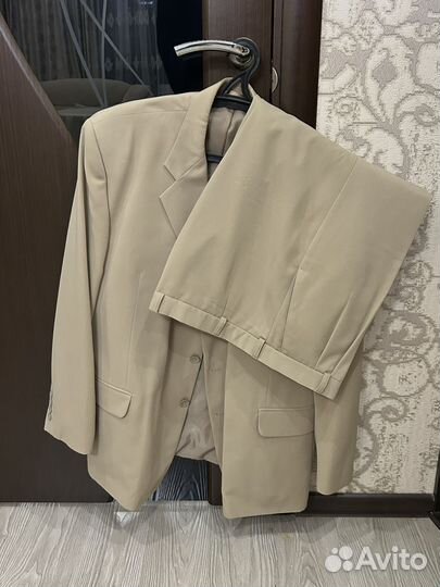 Костюм классический мужской (бежевый)