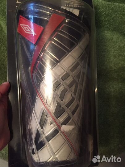 Щитки футбольные umbro, размер L