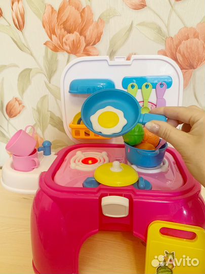 Детские игрушки кухня