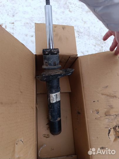 Амортизаторы VW Passat B7 бу