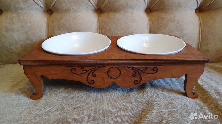 Подставка с мисками для кошек