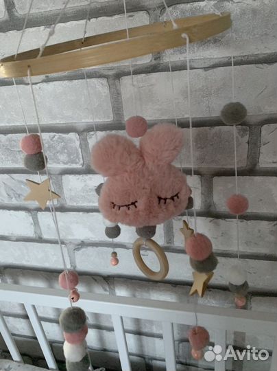 Модиль в деткую кроватку