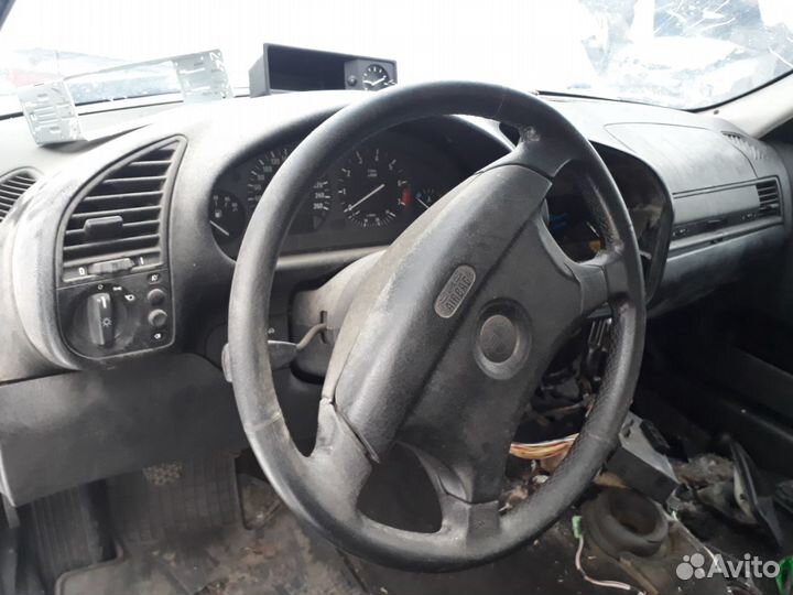 Передняя панель (Торпедо) BMW E36