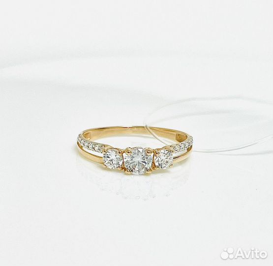 Золотое кольцо с фианитами