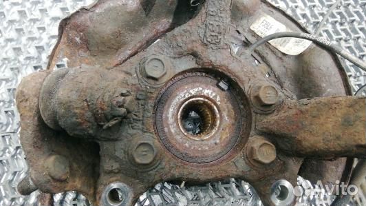 Ступица передняя левая toyota avensis T27 (LNI19K9