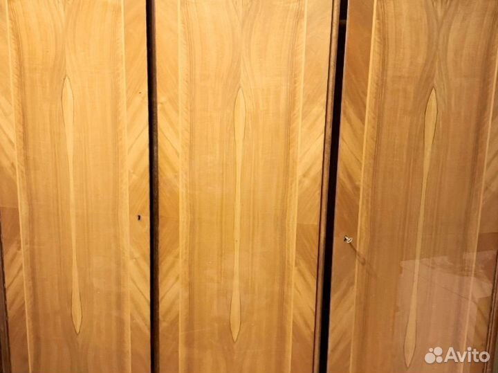 Шкаф деревянный советский