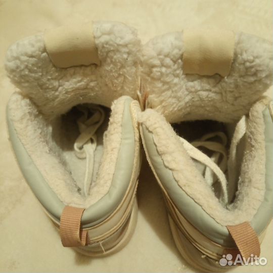 Кроссовки утеплённые для девочки