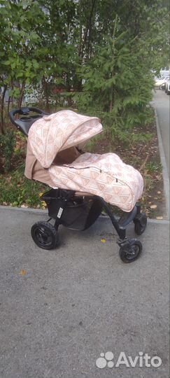 Прогулочная коляска