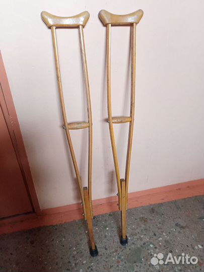 Костыли подмышечные, деревянный