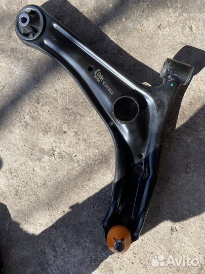 Toyota vitz scp10 рычаг