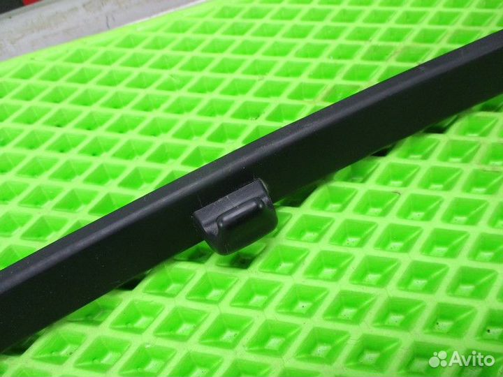 Уплотнитель стекла двери задней правой Hyundai Gen