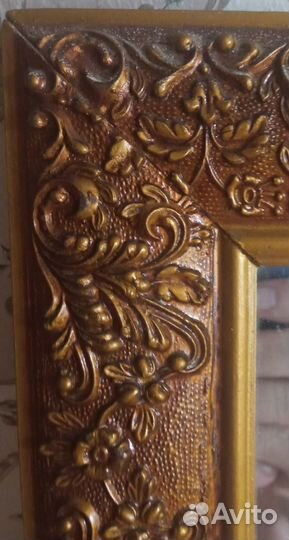 Зеркало в резной раме