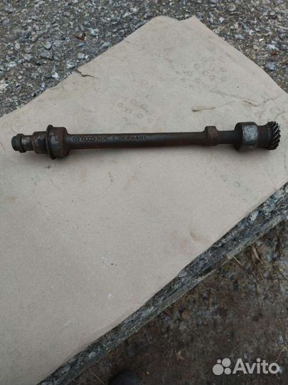 Вал привода маслянного насоса ауди 80