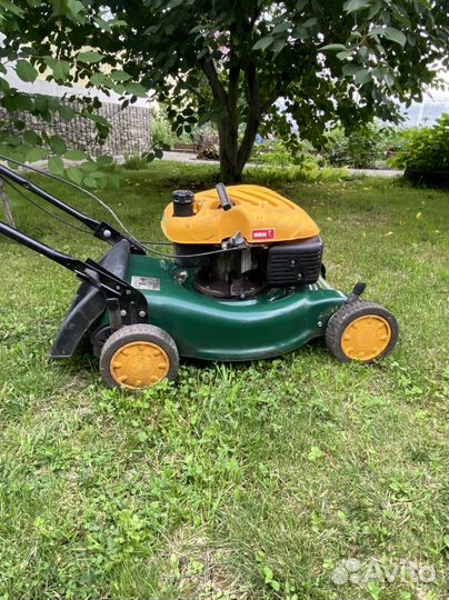 Газонокосилка бензиновая
