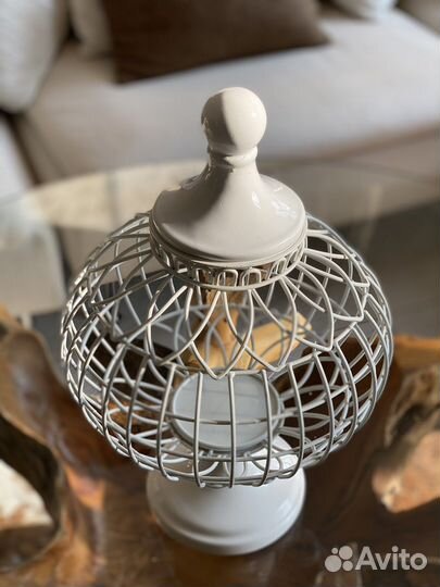 Ваза на ножке с крышкой