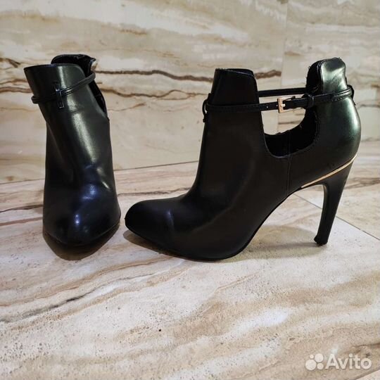 В дар Ботильоны Stradivarius 38 р-р