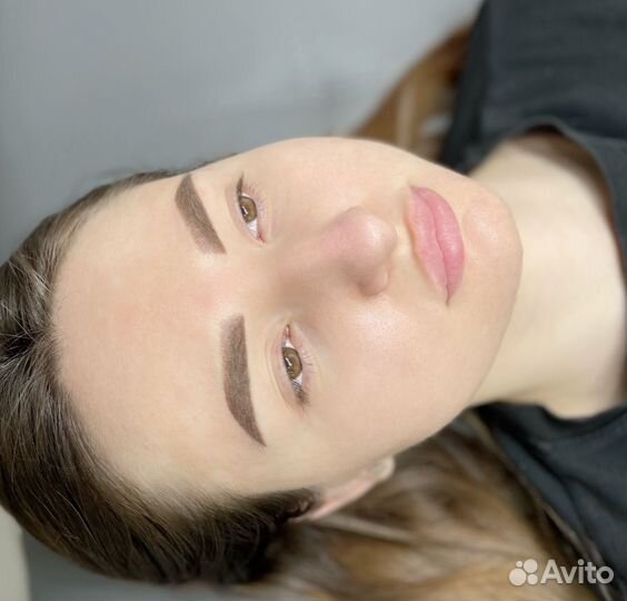 Перманентный макияж бровей
