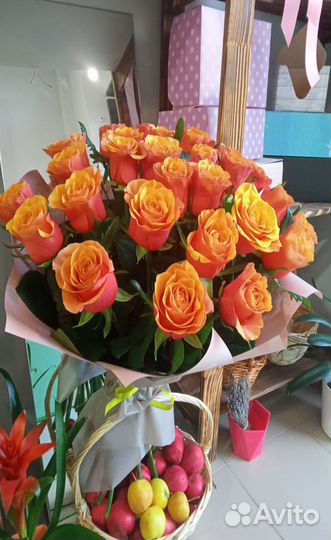 Букет ярких роз