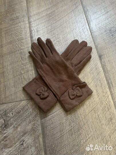 Перчатки женские коричневого цвета
