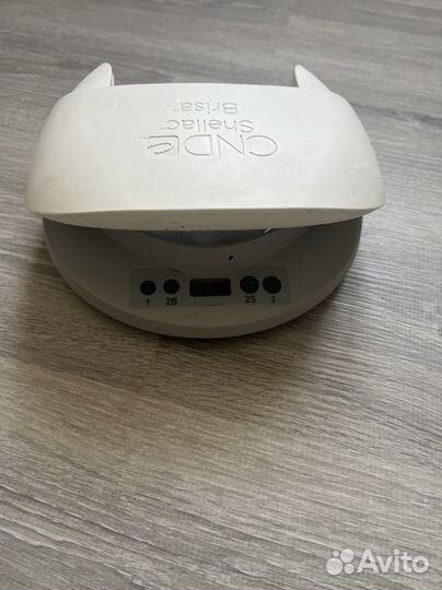 Лампа CND для маникюра