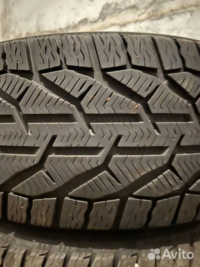 Kormoran Snow 235/45 R18