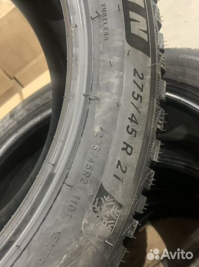 Michelin X-Ice North 4 SUV 275/45 R21 110T