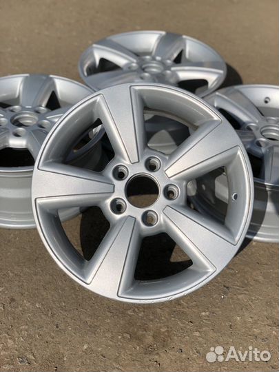 Комплект литых дисков R16