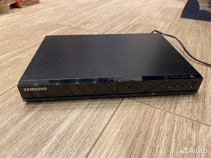 DVD плеер с караоке Samsung DVD-E360K