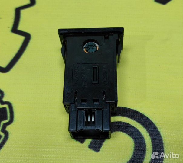 Кнопка Toyota Rav4 ACA21 1azfse 10.2005