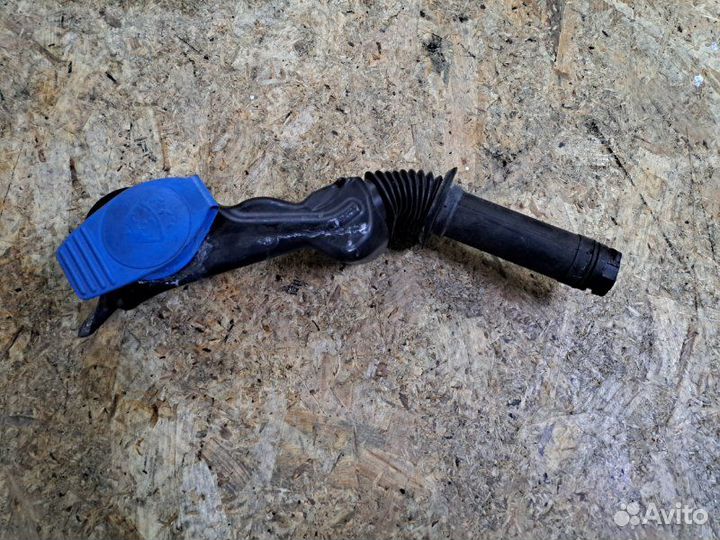 Горловина бачка стеклоомывателя Audi A6 C6 4F AUK