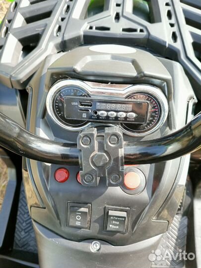 Детский квадроцикл на аккумуляторе