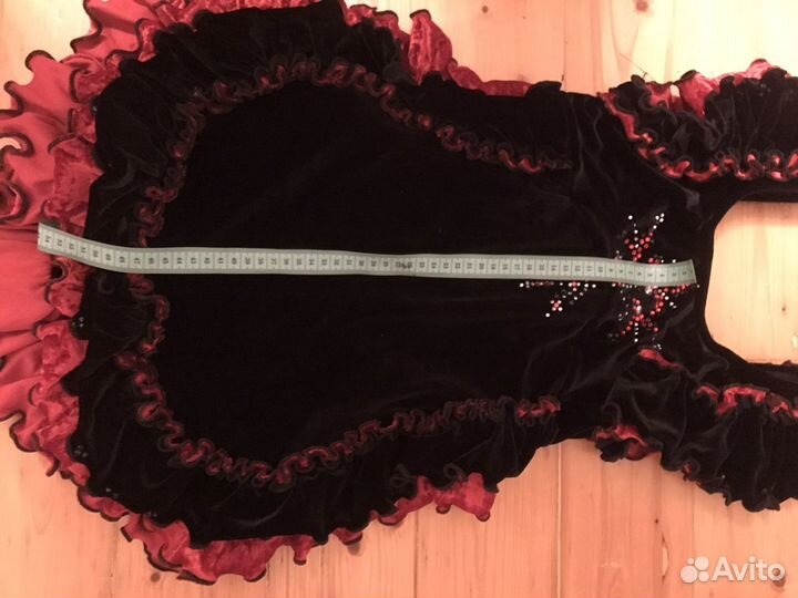 Костюм для выступлений фигурное катание