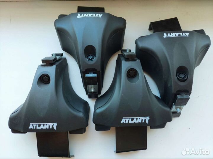 Крепления поперечин для крыши на Renault Arkana