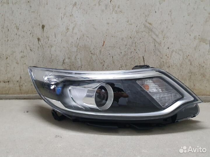 Фара передняя правая на Kia Rio 3 рест линза